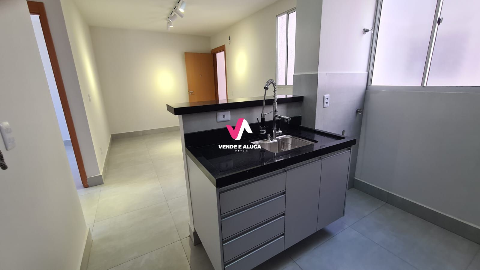 Apartamento à venda com 2 quartos, 40m² - Foto 6