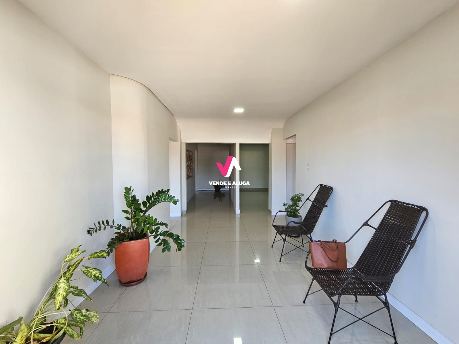 Casa à venda com 5 quartos, 450m² - Foto 2