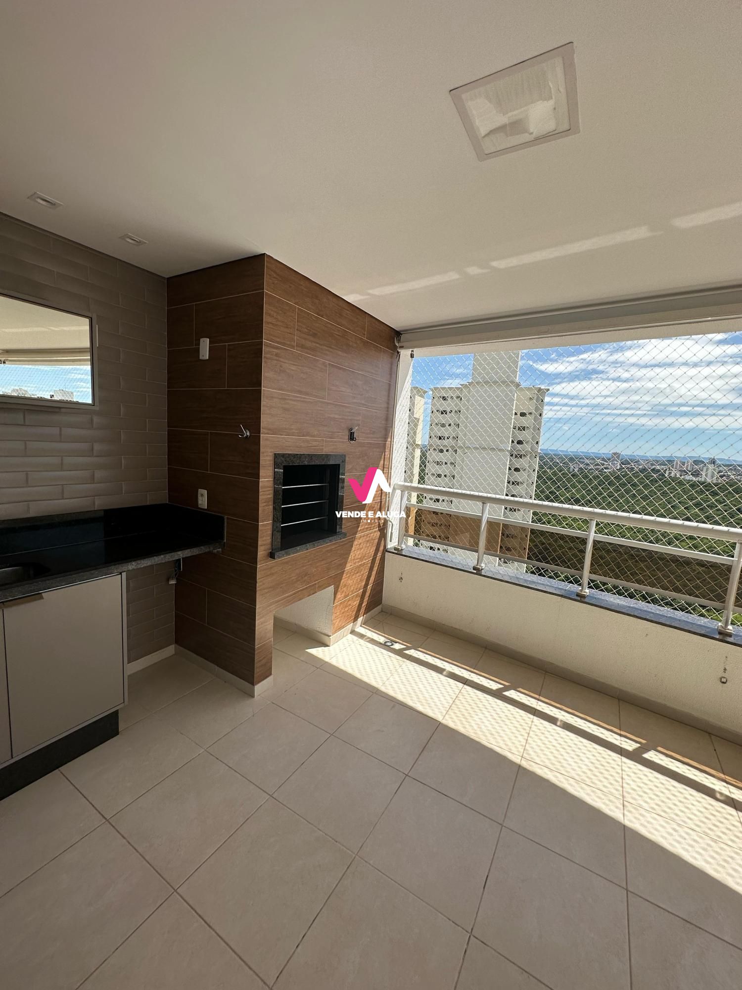 Apartamento à venda com 3 quartos, 121m² - Foto 2