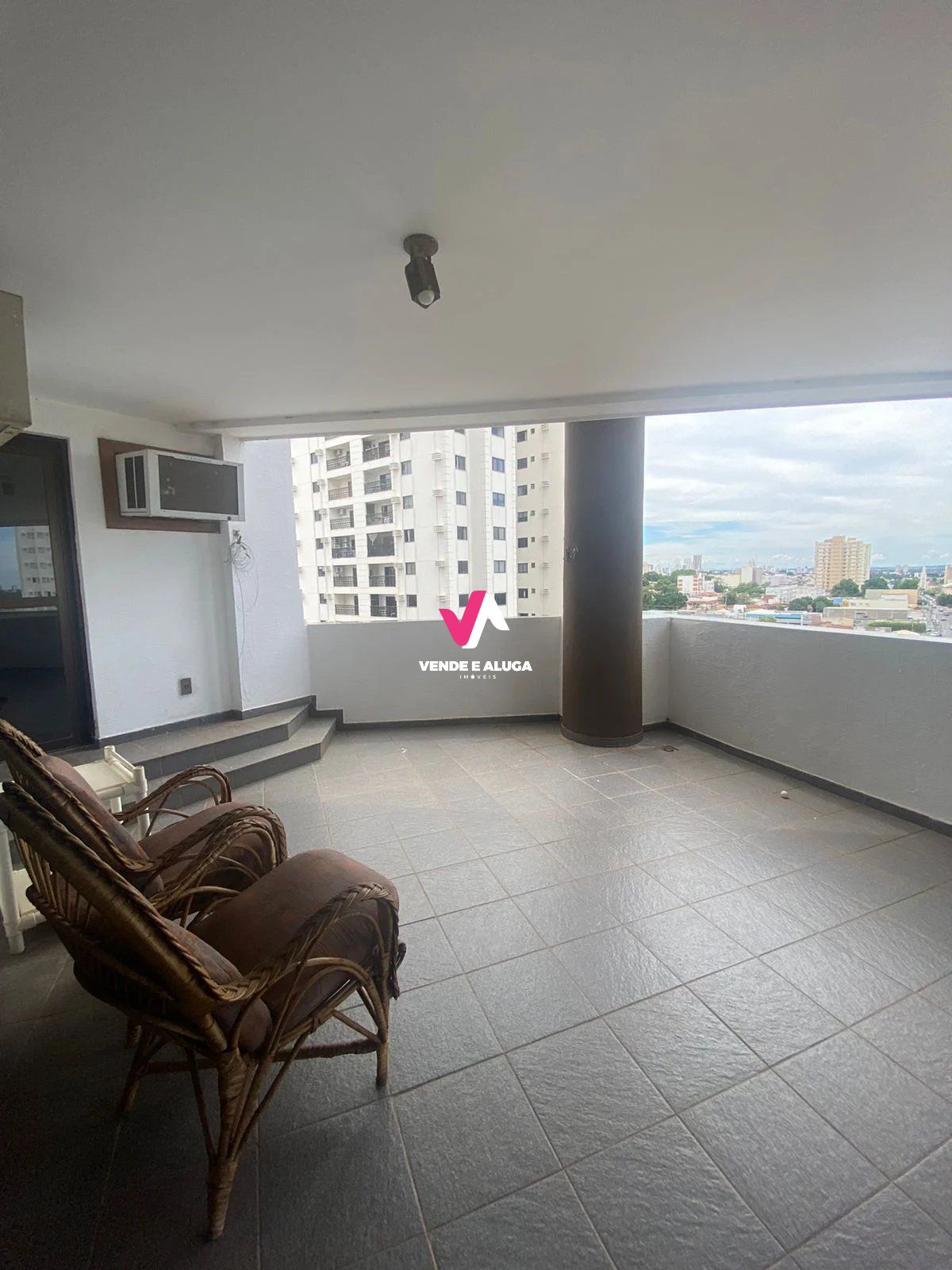 Apartamento à venda com 4 quartos, 302m² - Foto 1