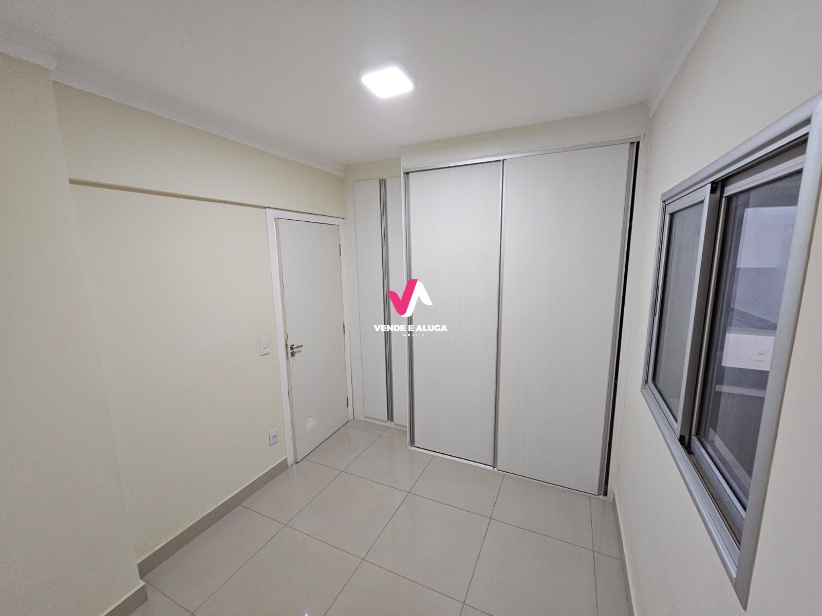 Apartamento à venda com 3 quartos, 76m² - Foto 13