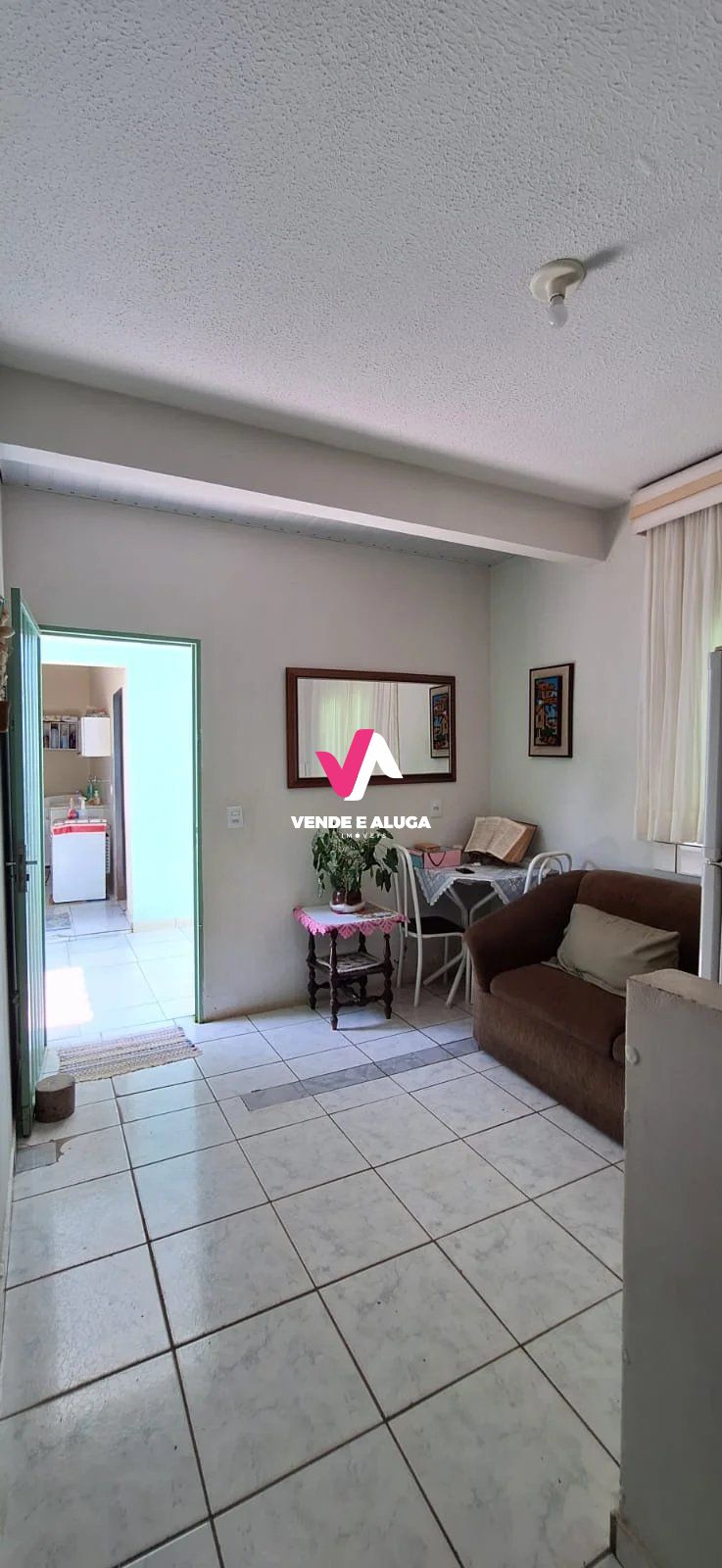 Casa à venda com 3 quartos, 89m² - Foto 2