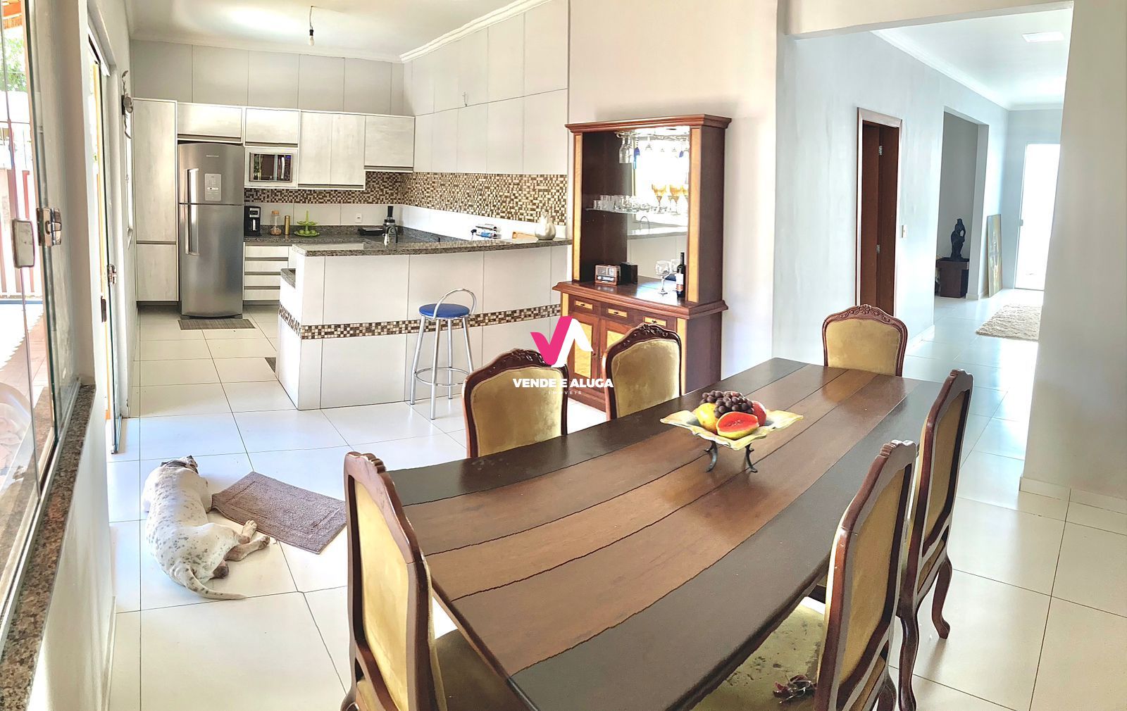 Casa à venda com 3 quartos, 200m² - Foto 3