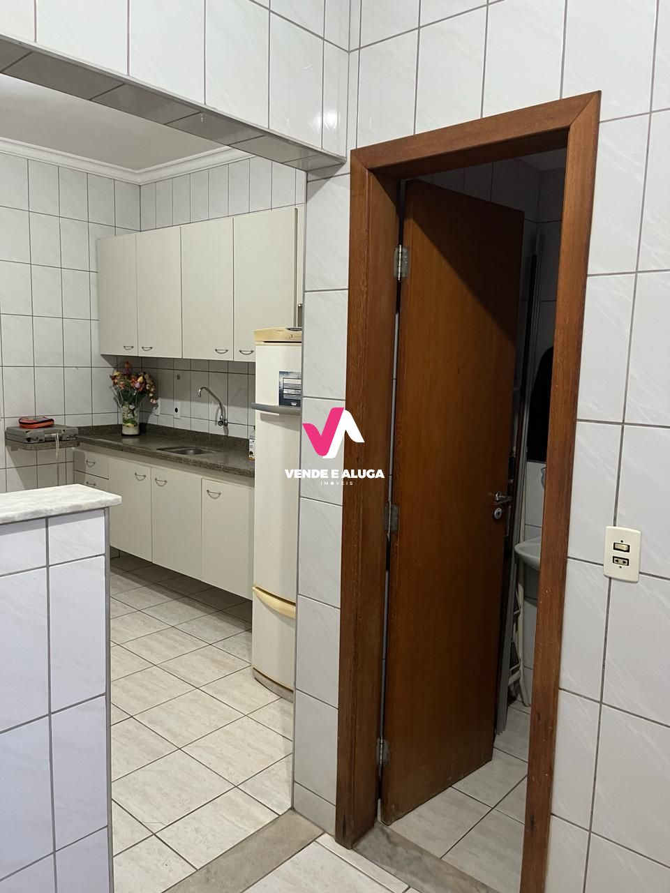 Apartamento à venda com 3 quartos, 121m² - Foto 9