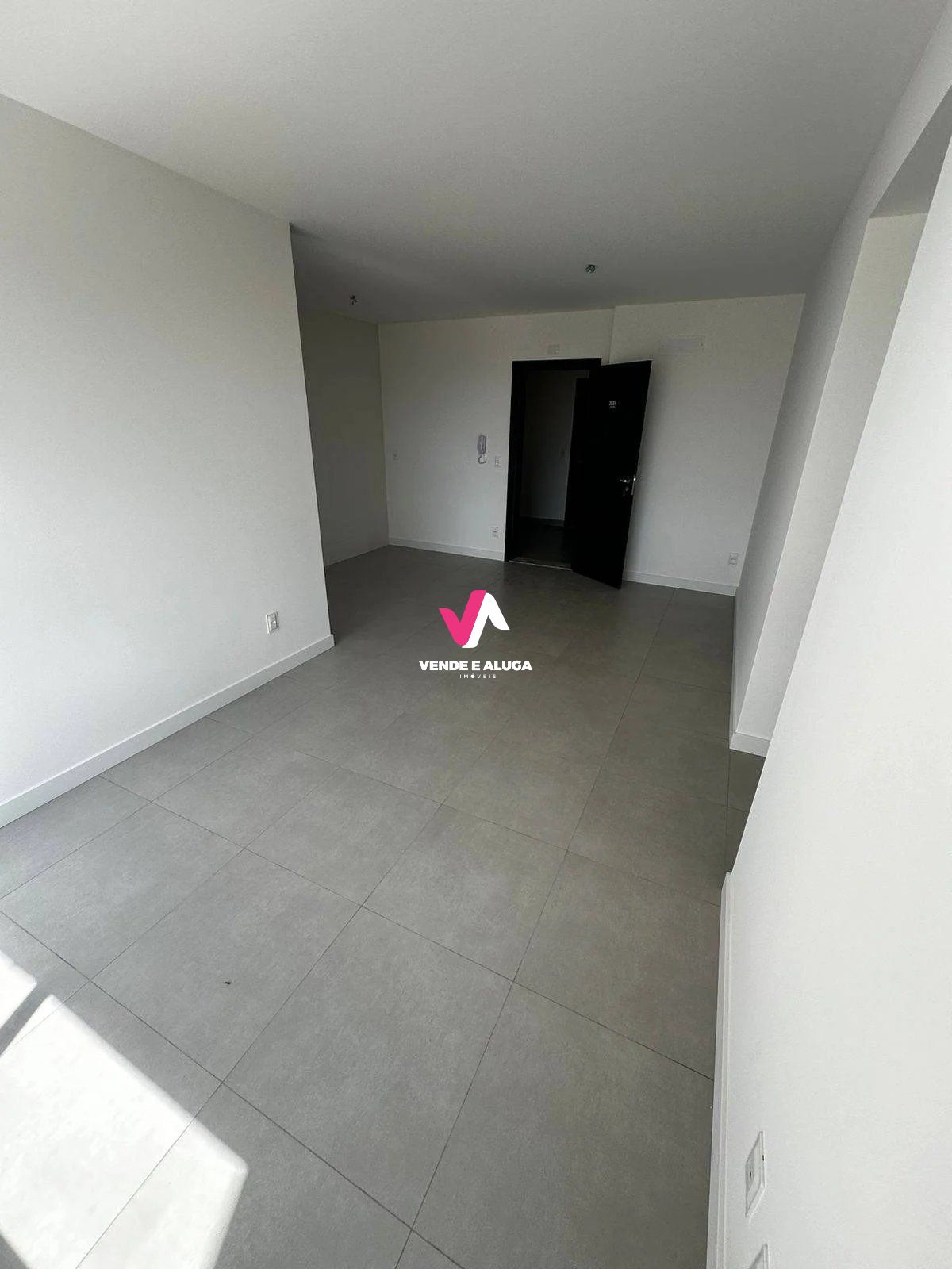 Apartamento à venda com 2 quartos, 66m² - Foto 3