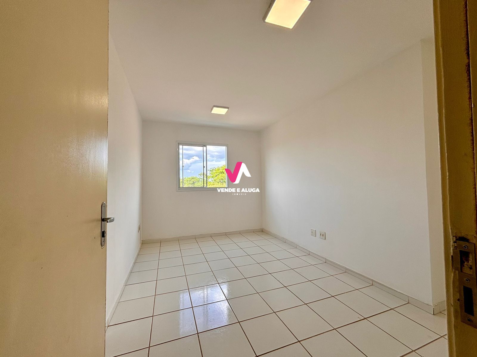 Apartamento à venda com 2 quartos, 48m² - Foto 3