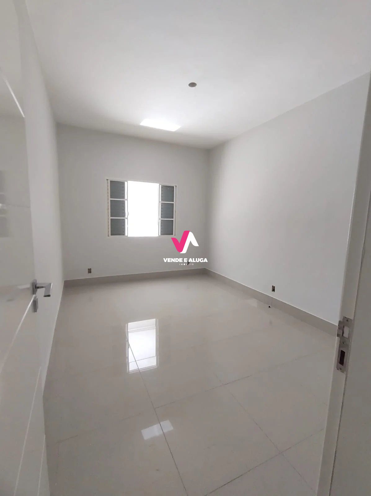 Casa à venda com 3 quartos, 128m² - Foto 14