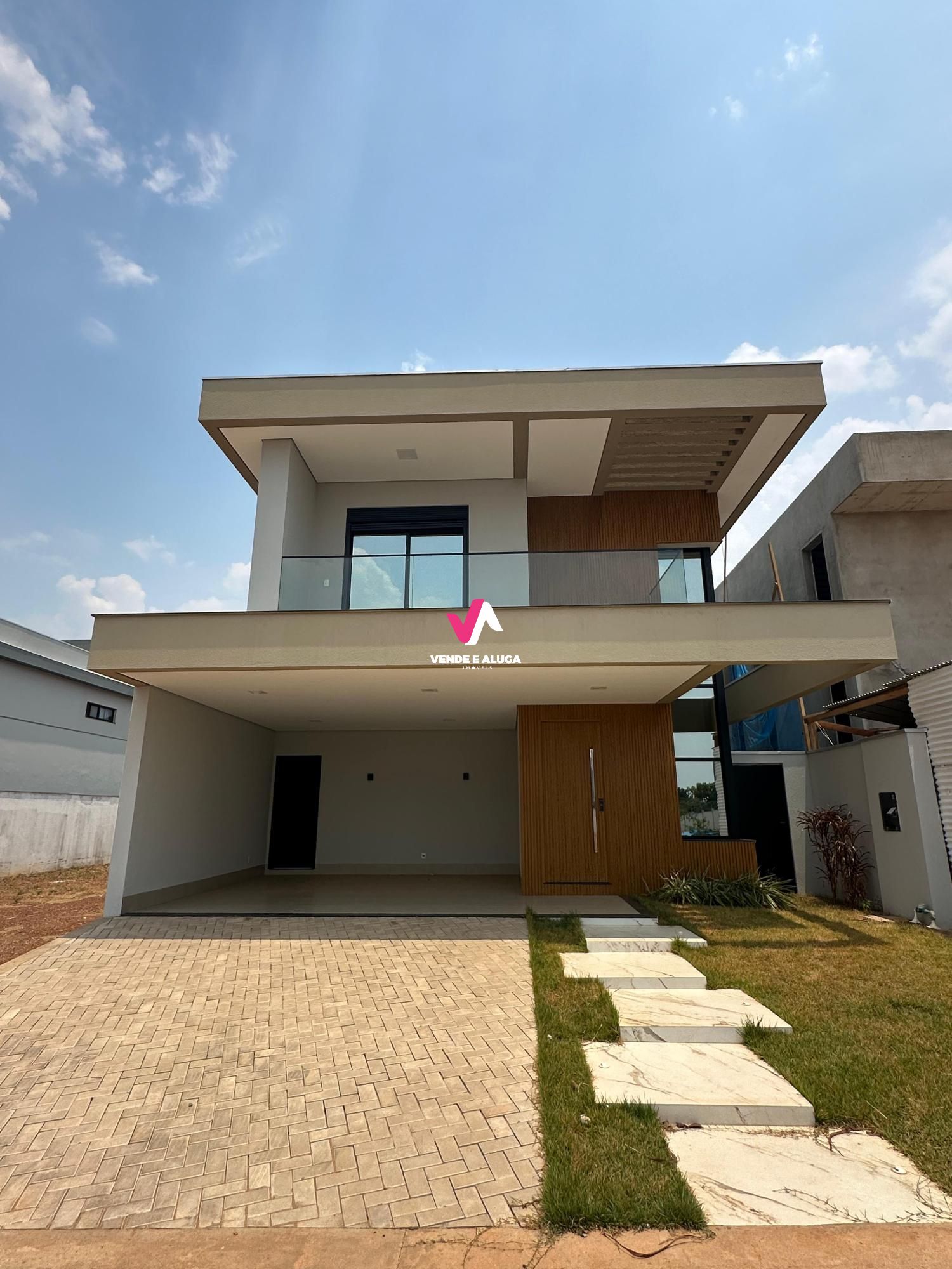 Casa de Condomínio à venda com 4 quartos, 220m² - Foto 3