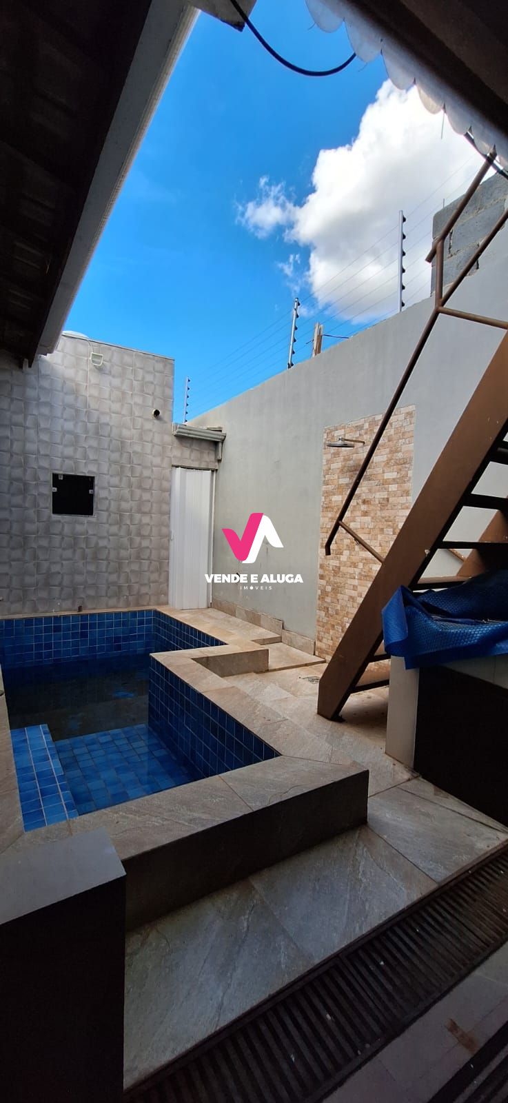 Casa de Condomínio à venda com 3 quartos, 77m² - Foto 1