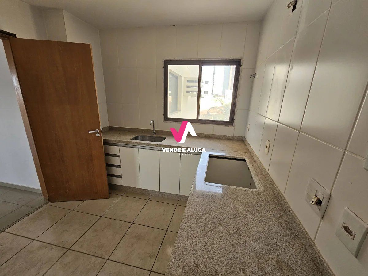 Apartamento à venda com 3 quartos, 123m² - Foto 9