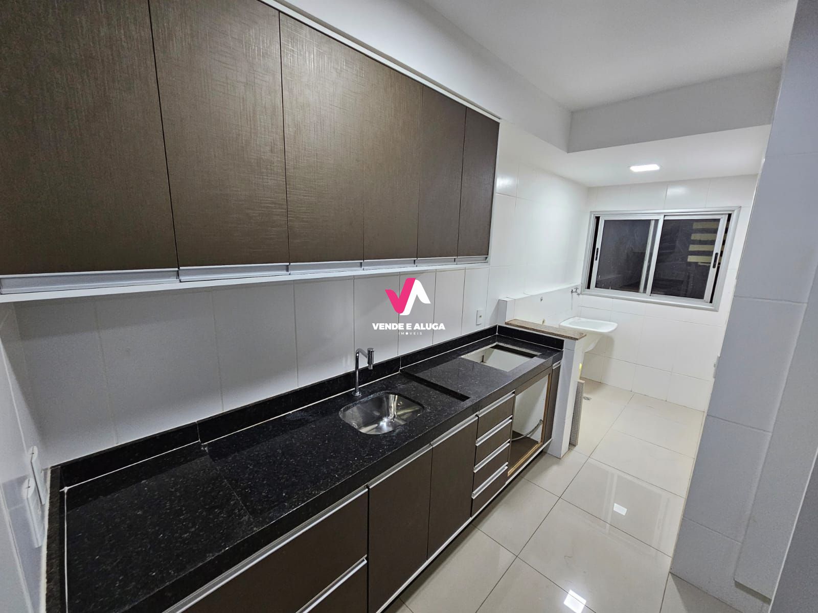 Apartamento à venda com 3 quartos, 76m² - Foto 3