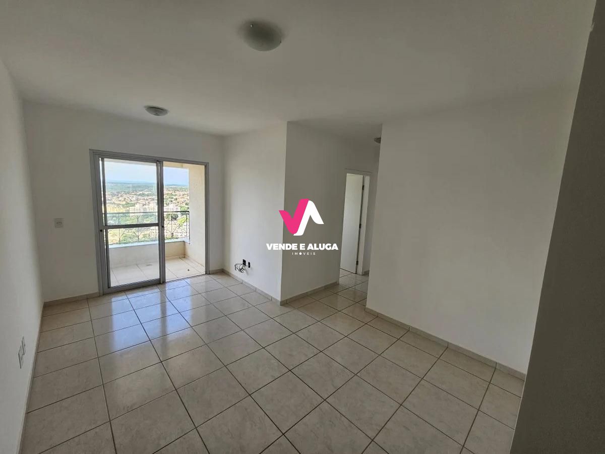 Apartamento à venda com 3 quartos, 76m² - Foto 1