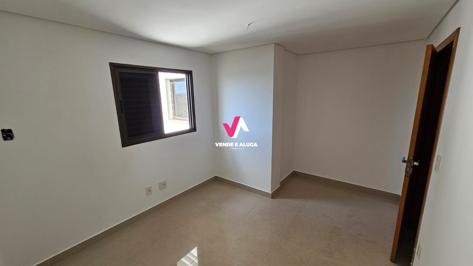 Apartamento à venda com 3 quartos, 123m² - Foto 9