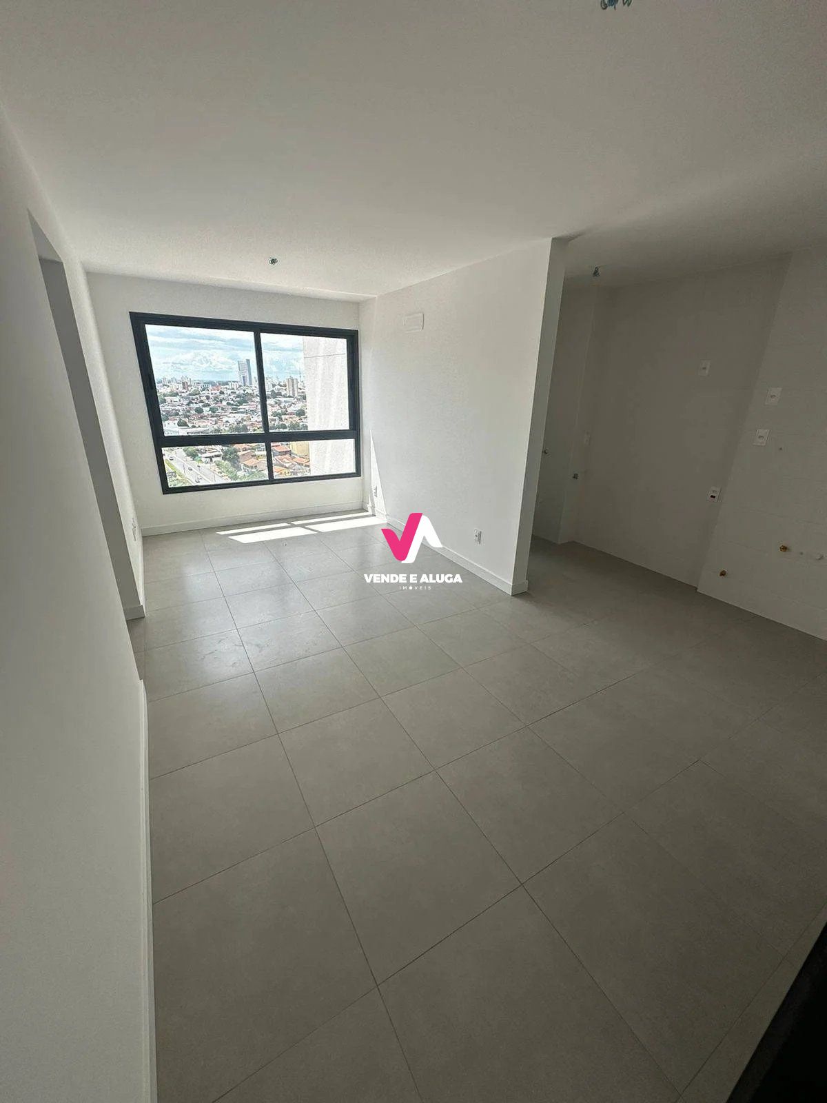 Apartamento à venda com 2 quartos, 66m² - Foto 1