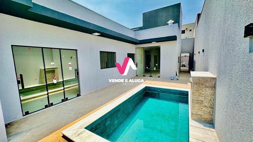 Casa à venda com 3 quartos, 151m² - Foto 1