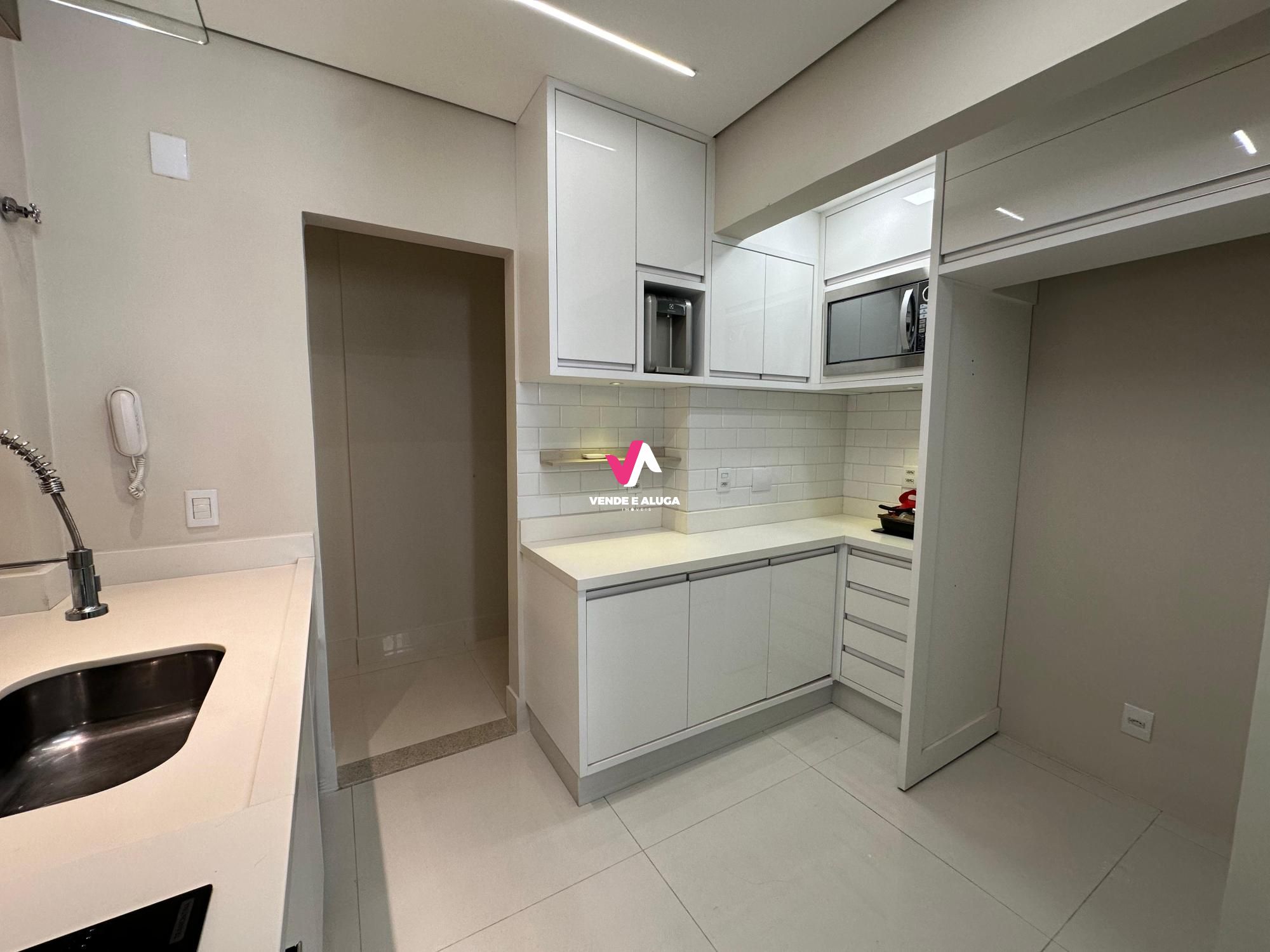 Apartamento à venda com 2 quartos, 62m² - Foto 5