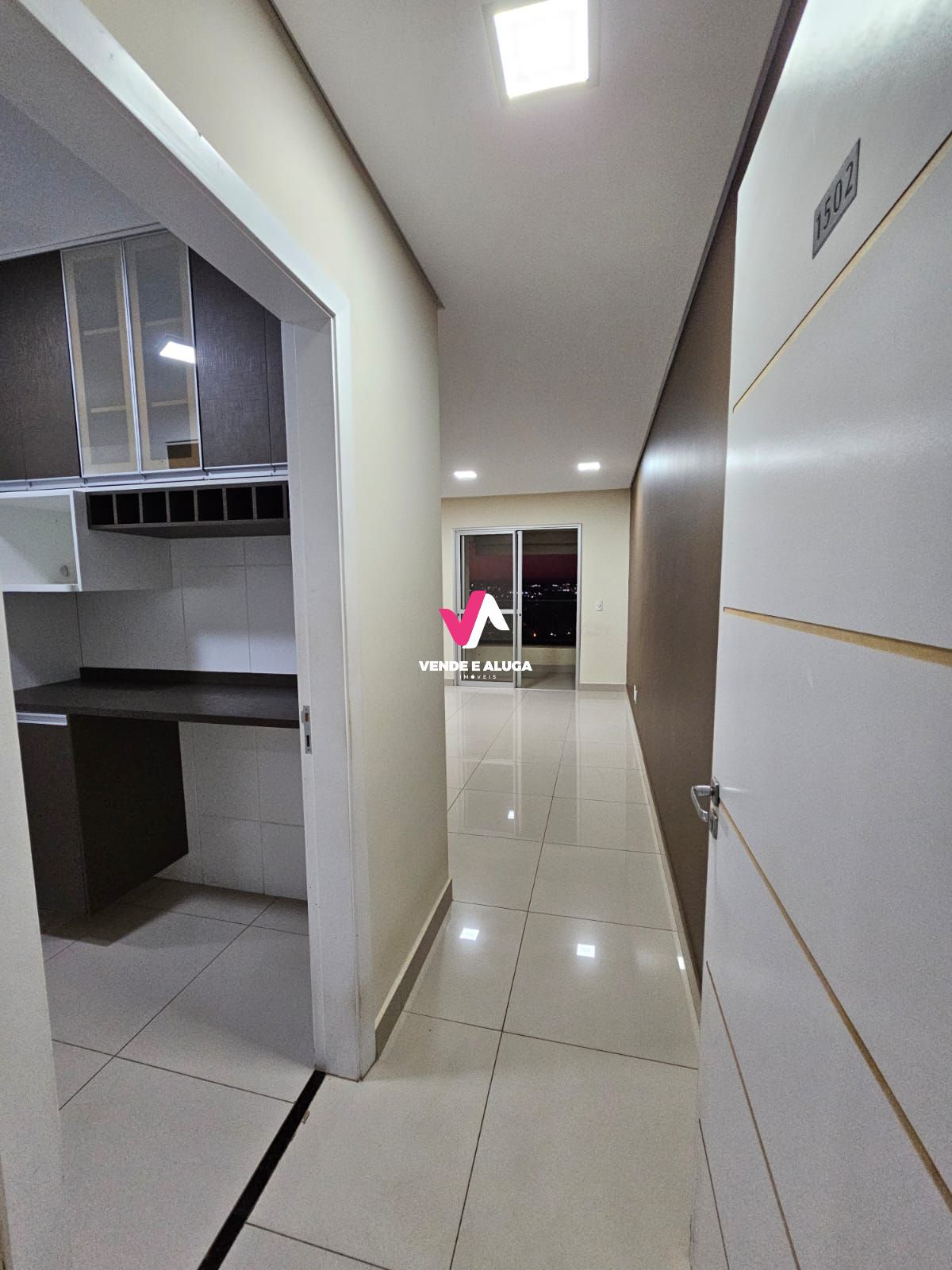 Apartamento à venda com 3 quartos, 76m² - Foto 1