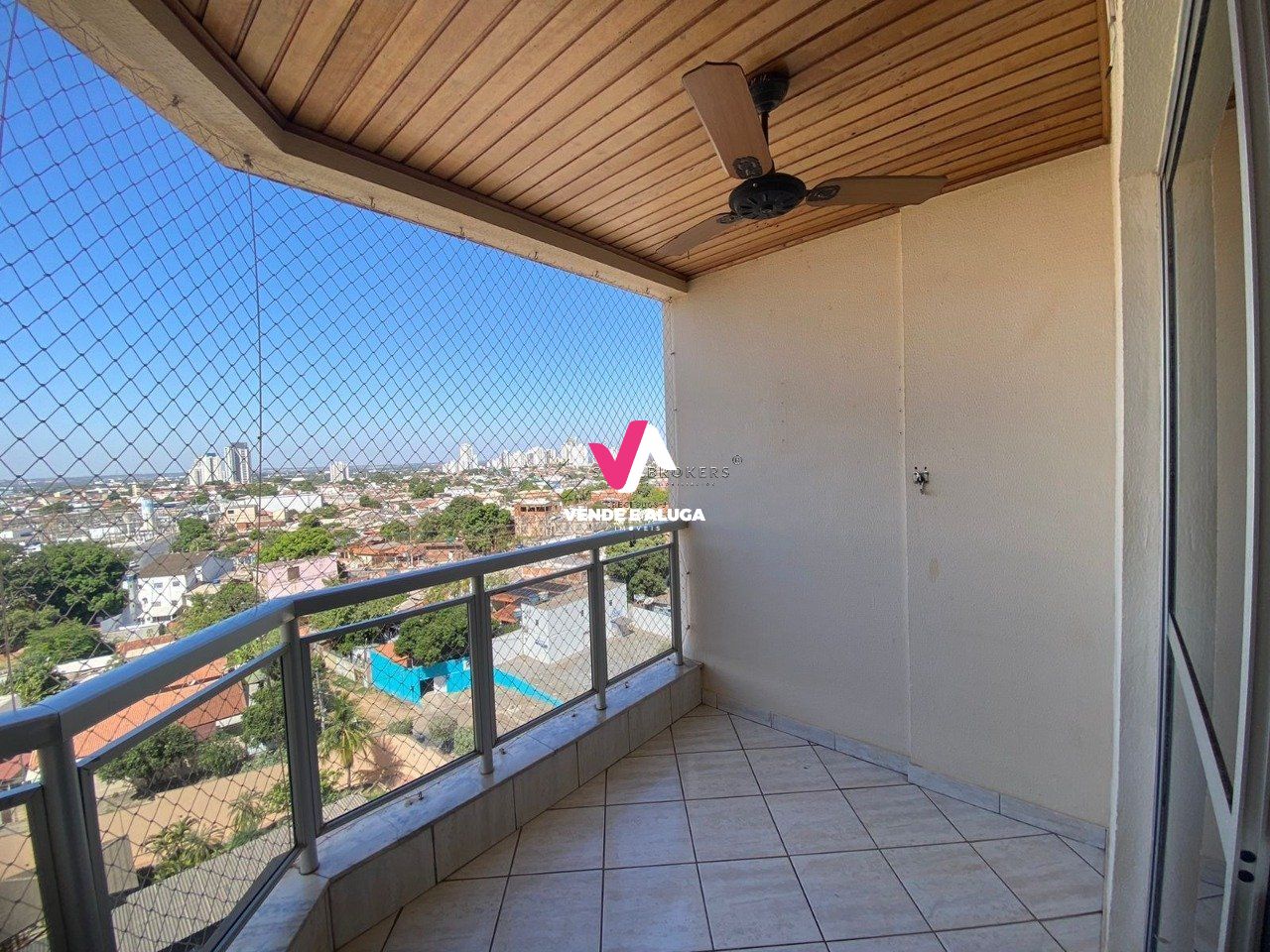 Apartamento à venda com 3 quartos, 121m² - Foto 2