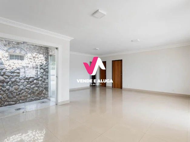 Casa à venda com 2 quartos, 245m² - Foto 3