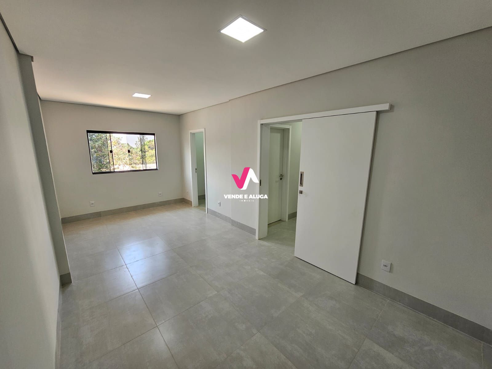 Conjunto Comercial-Sala para alugar com 4 quartos, 82m² - Foto 15