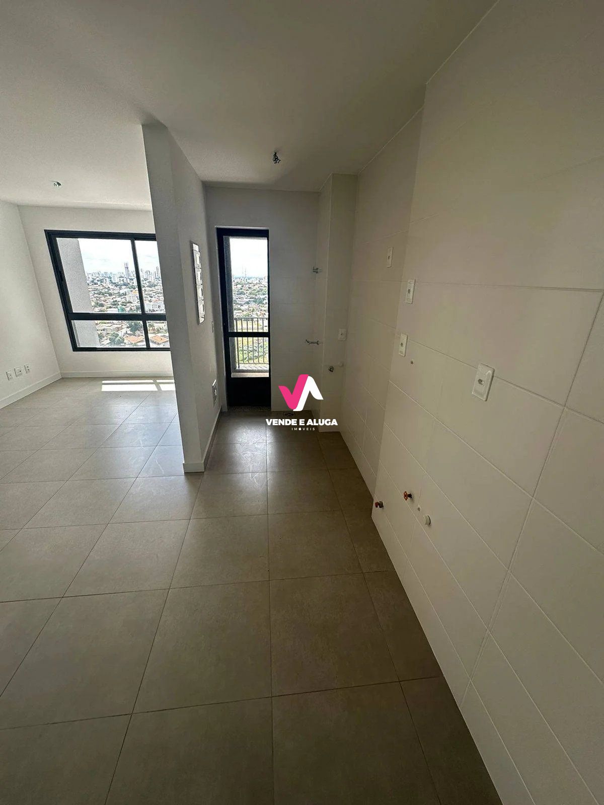 Apartamento à venda com 2 quartos, 66m² - Foto 2