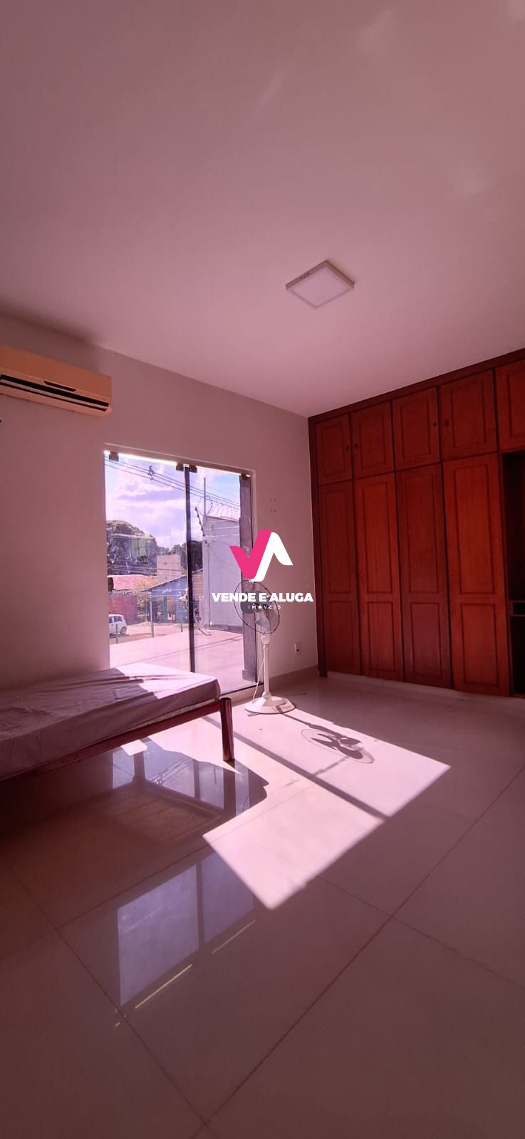 Casa à venda com 3 quartos, 378m² - Foto 14