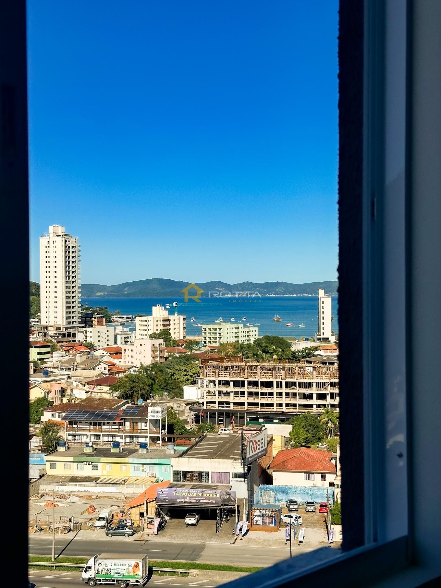 Apartamento para alugar com 2 quartos, 70m² - Foto 11