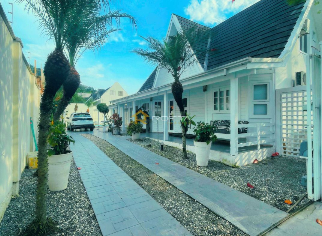 🏡 Casa Estilo Chalé no Bairro da Barra – Balneário Camboriú