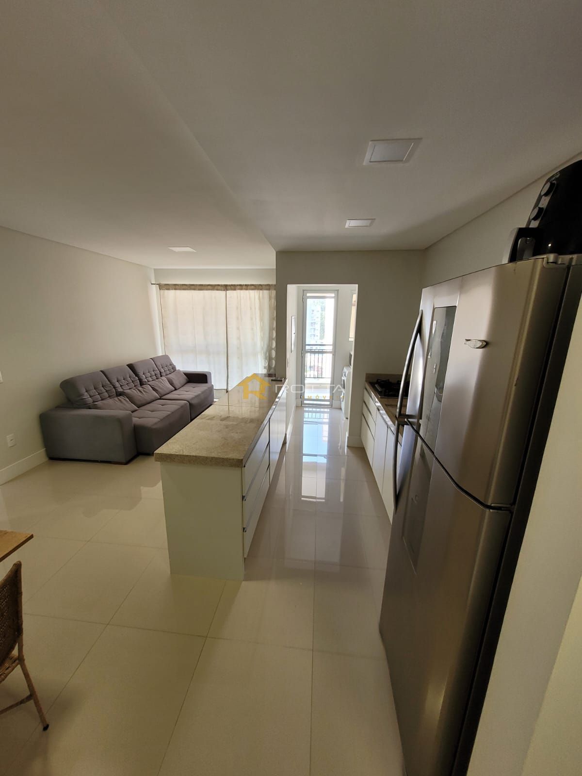 Apartamento para alugar com 2 quartos, 77m² - Foto 4