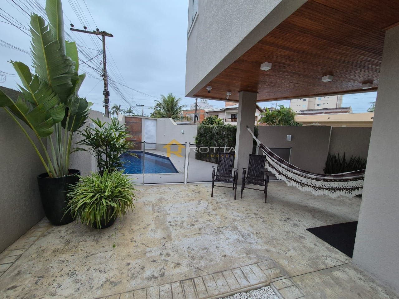 Casa no centro de Camboriú com 3 quartos