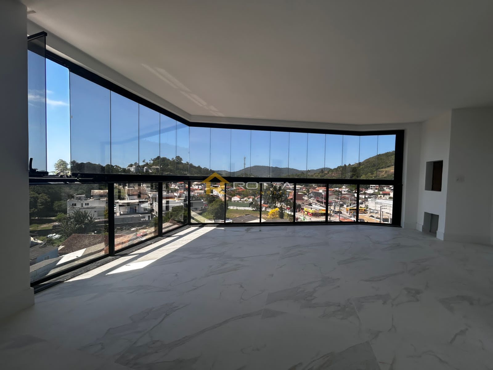 APARTAMENTO VISTA MAR NO PEREQUÊ - VALOR PARA LIQUIDEZ