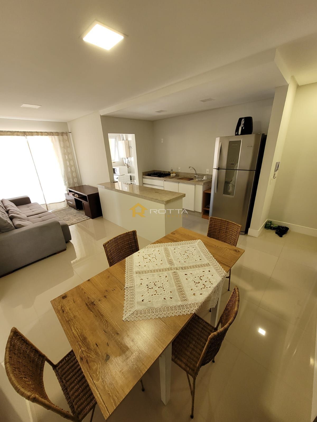 Apartamento para alugar com 2 quartos, 77m² - Foto 2