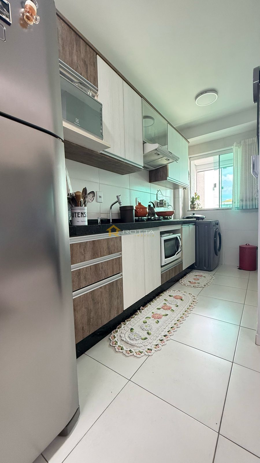 Apartamento à venda com 2 quartos, 74m² - Foto 2