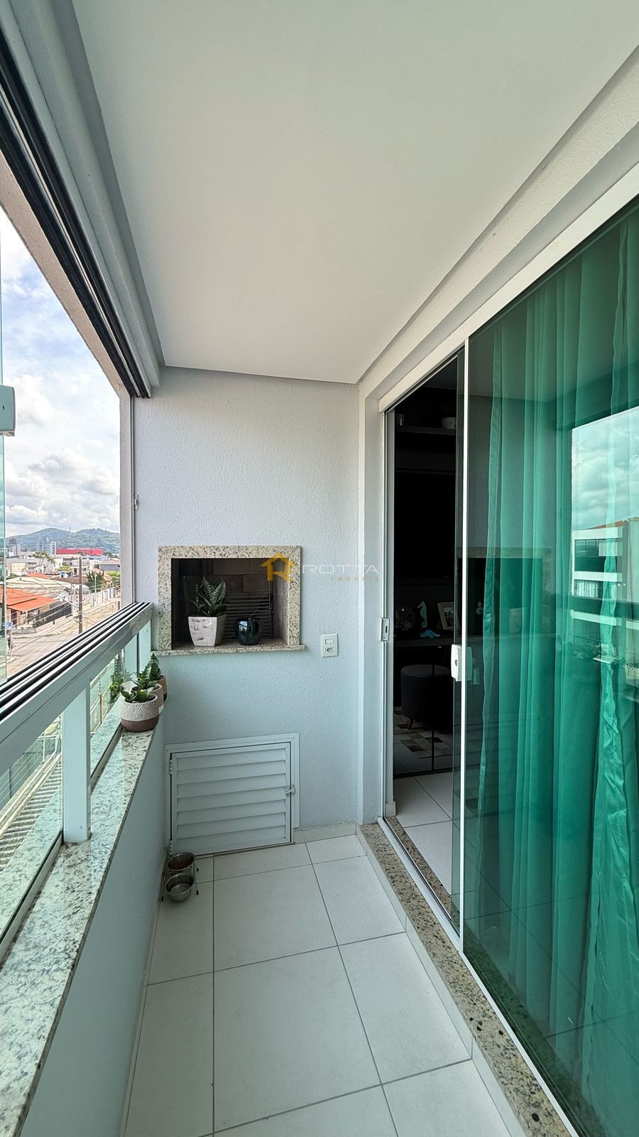 Apartamento à venda com 2 quartos, 74m² - Foto 4
