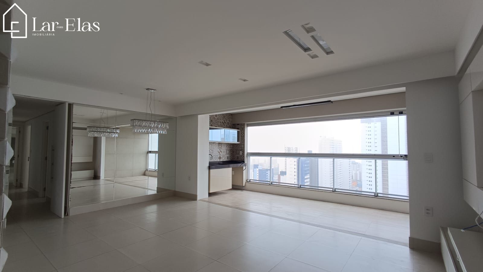 Apartamento à venda com 3 quartos, 136m² - Foto 1