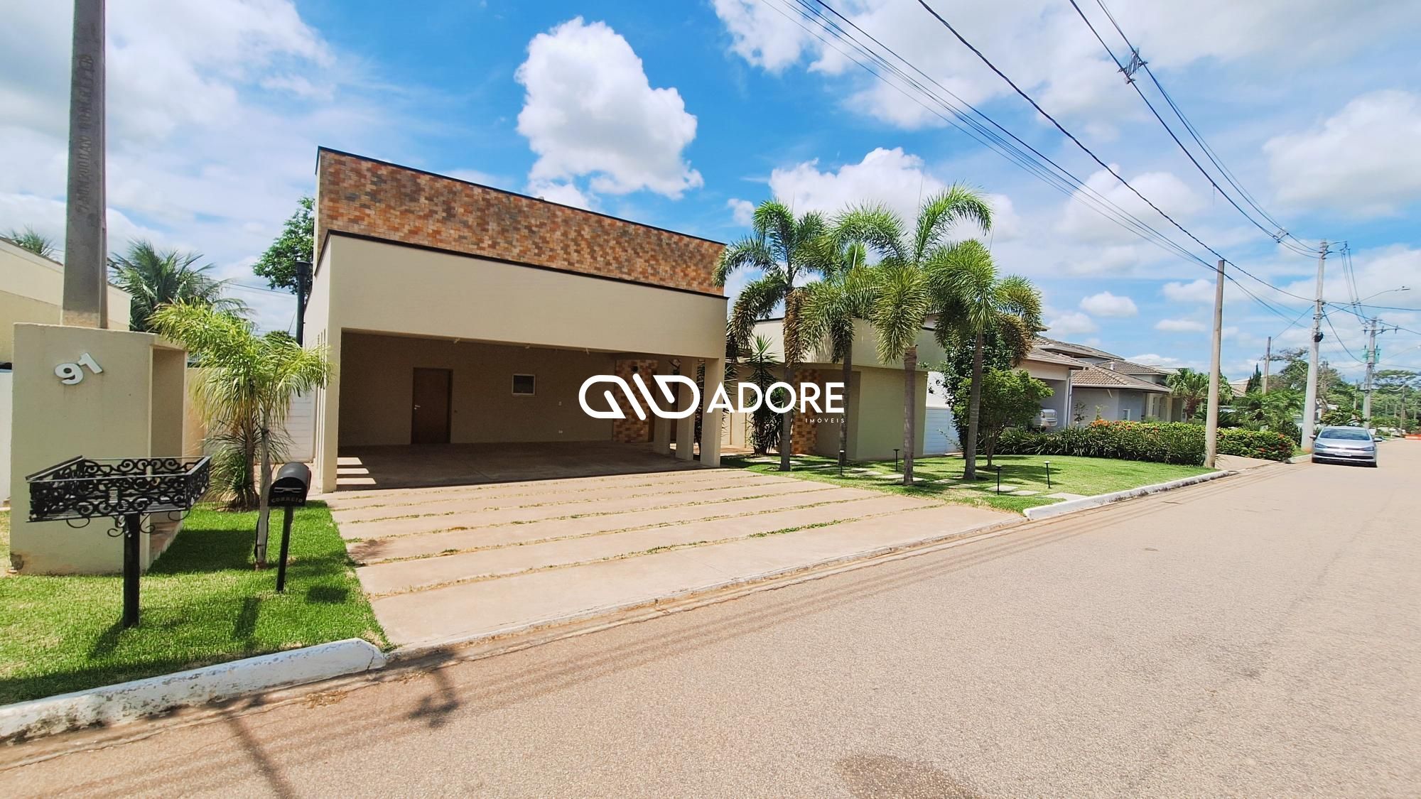 Casa de Condomínio à venda com 3 quartos, 292m² - Foto 1