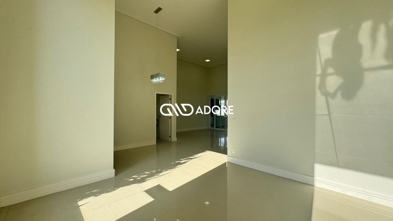 Casa de Condomínio à venda com 4 quartos, 350m² - Foto 4