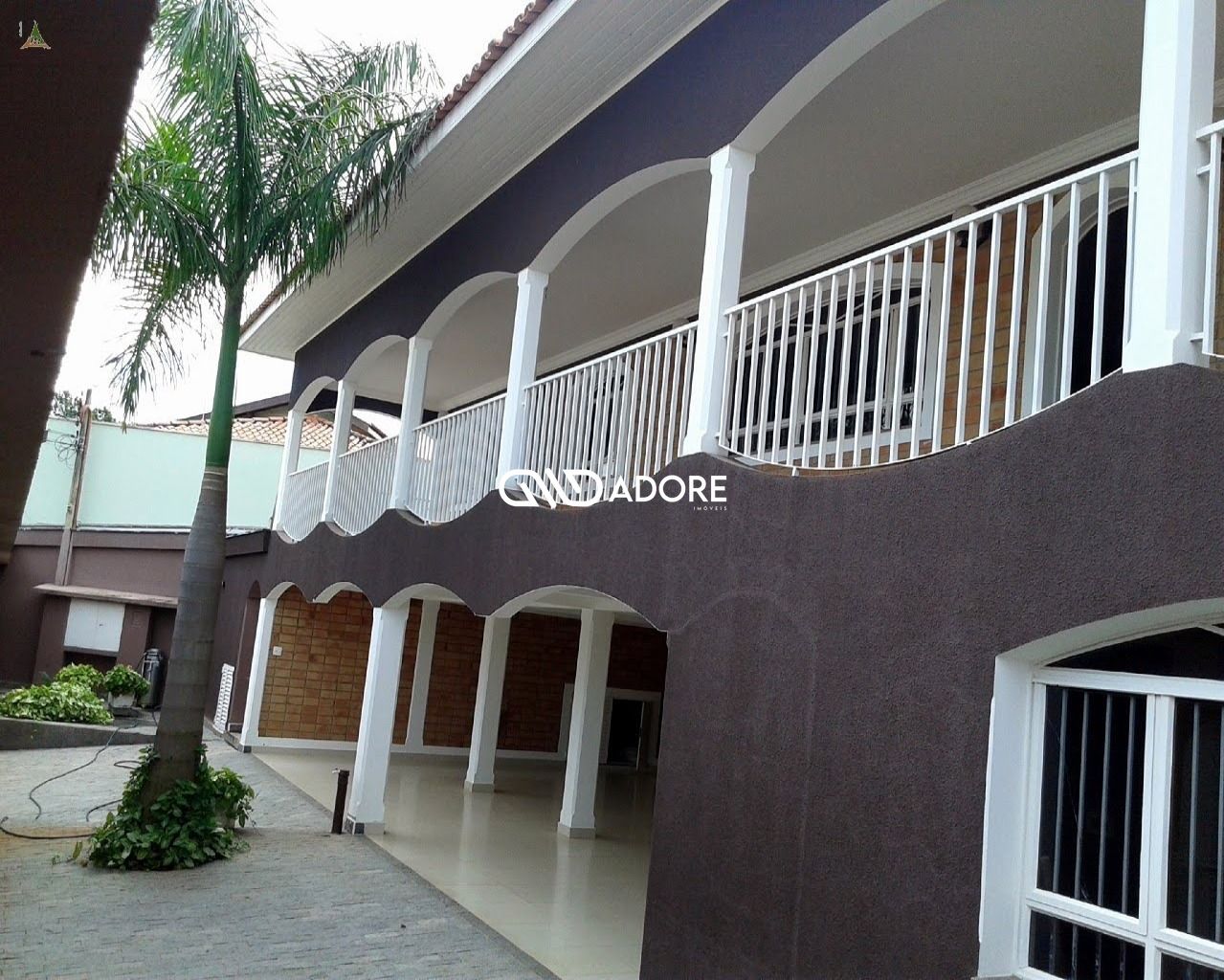 Casa à venda e aluguel com 5 quartos, 700m² - Foto 2