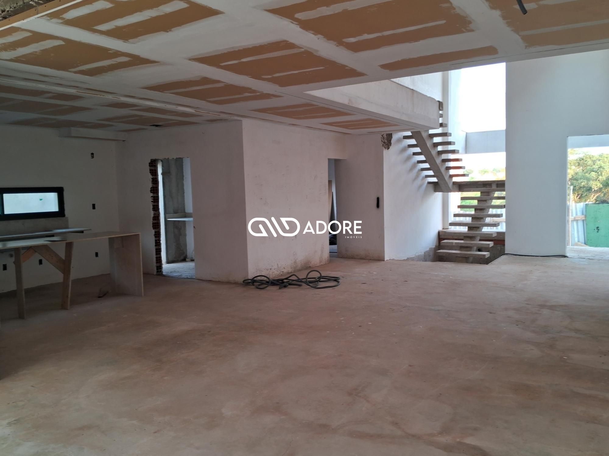 Casa de Condomínio à venda com 3 quartos, 300m² - Foto 1