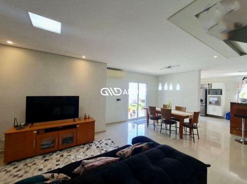 Casa de Condomínio à venda com 4 quartos, 190m² - Foto 1