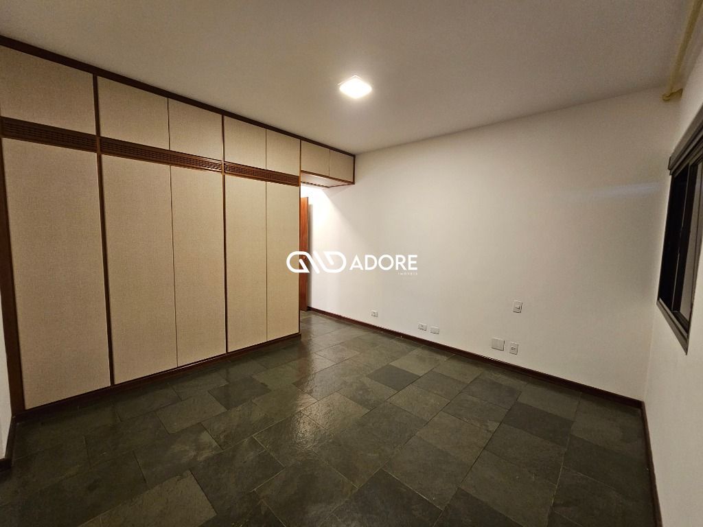 Apartamento para alugar com 3 quartos, 130m² - Foto 15