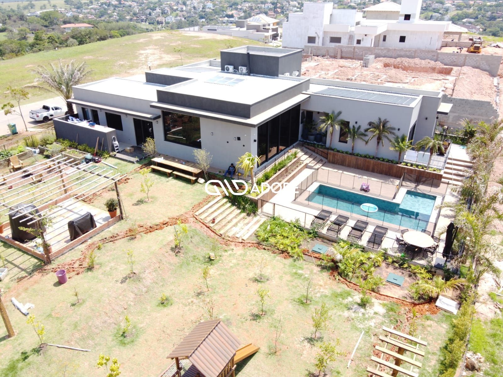 Casa de Condomínio à venda com 3 quartos, 361m² - Foto 1