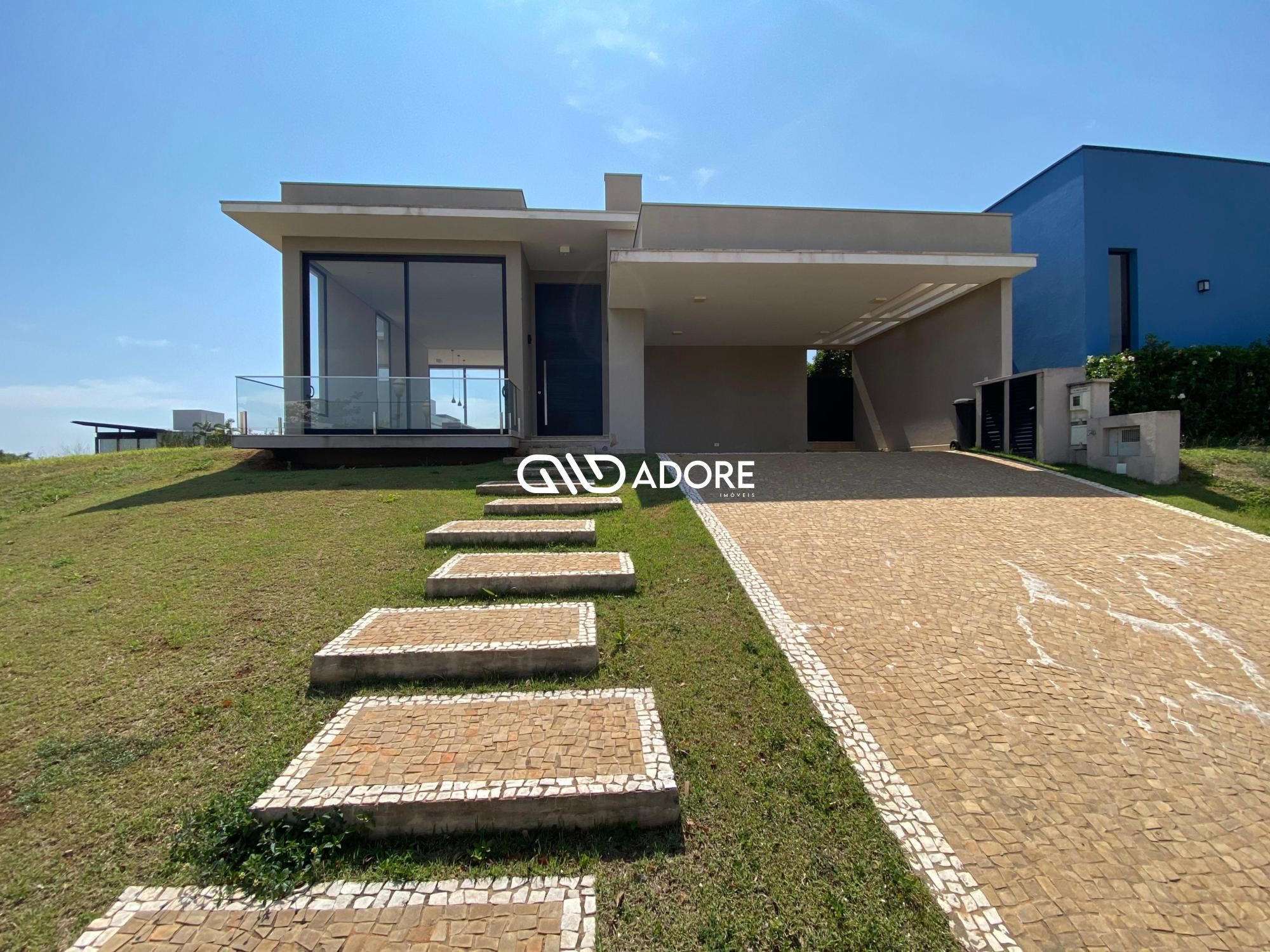 Casa de Condomínio para alugar com 3 quartos, 268m² - Foto 2