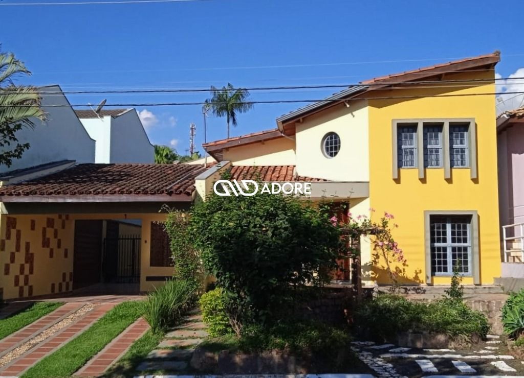 Casa de Condomínio para alugar com 4 quartos, 258m² - Foto 1