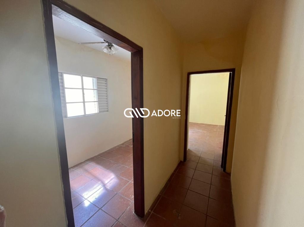 Casa à venda com 2 quartos, 90m² - Foto 3