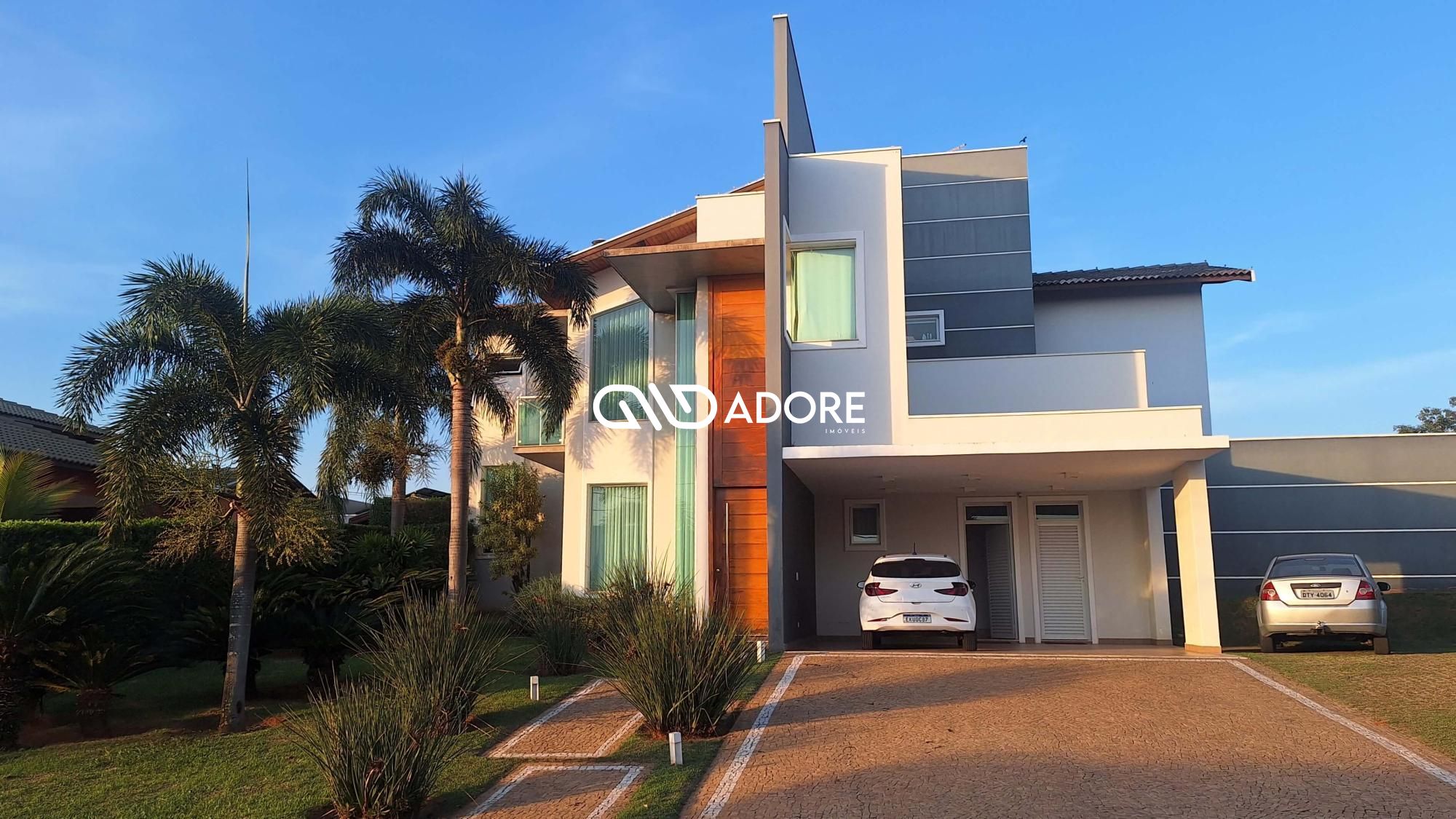 Casa de Condomínio à venda com 4 quartos, 442m² - Foto 1