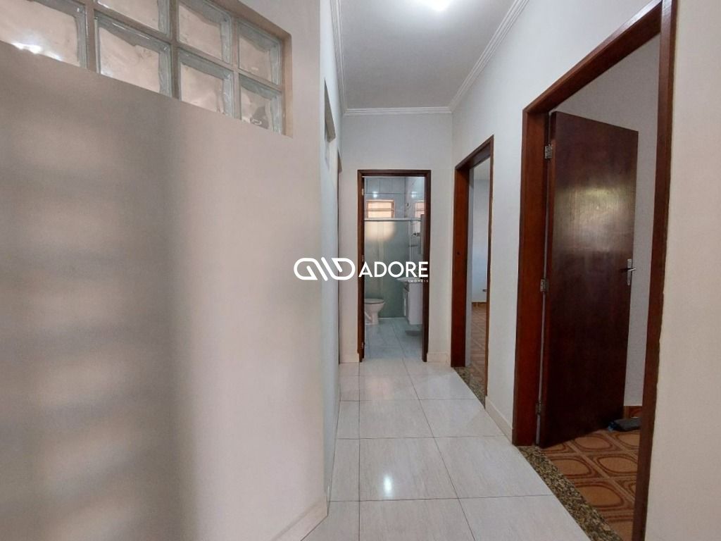 Casa de Condomínio à venda com 3 quartos, 236m² - Foto 4