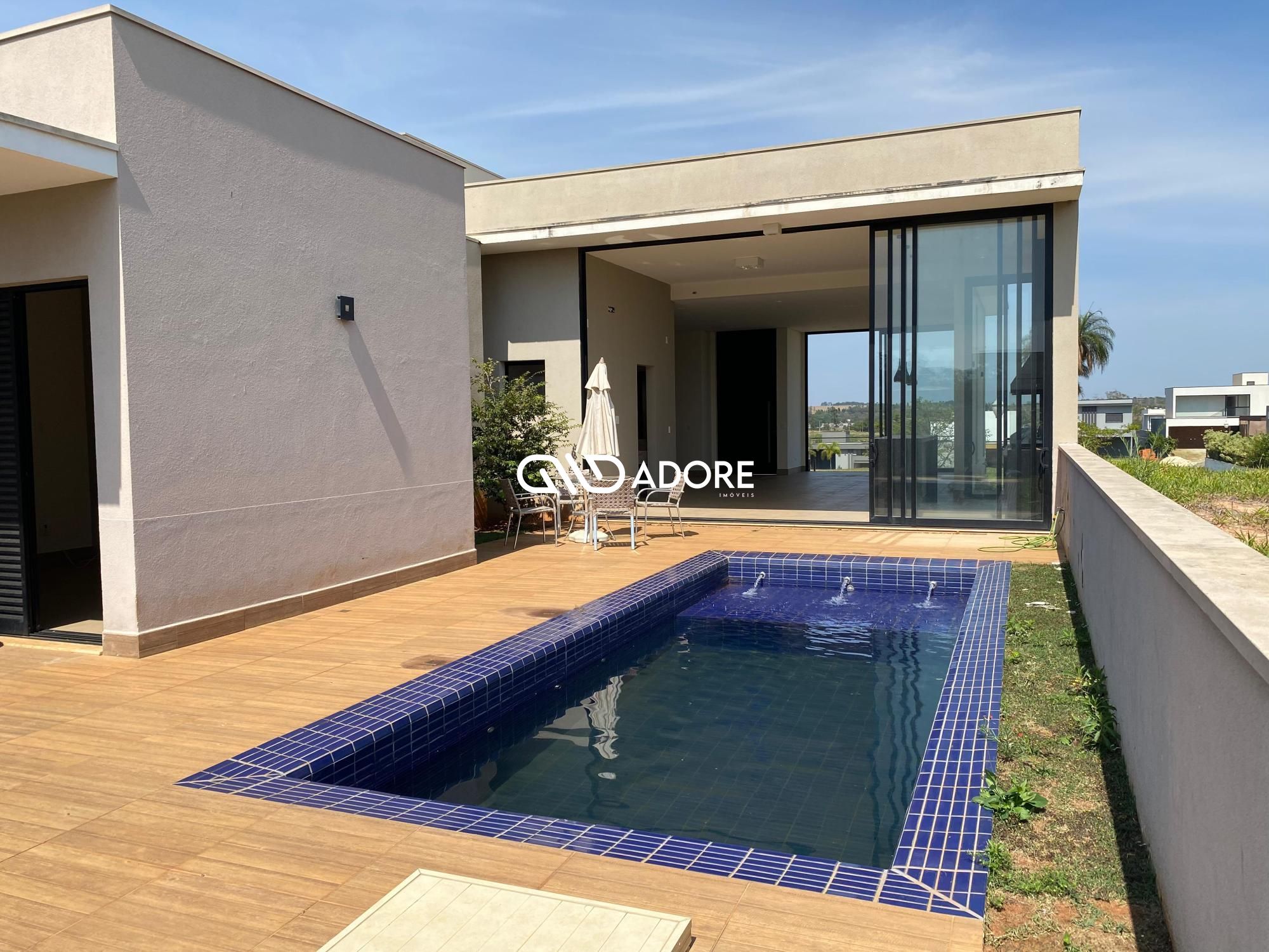 Casa de Condomínio para alugar com 3 quartos, 268m² - Foto 1