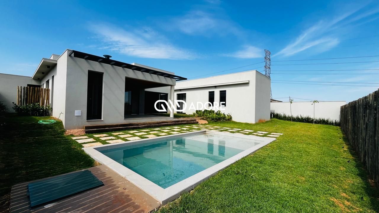 Casa de Condomínio à venda com 4 quartos, 310m² - Foto 1