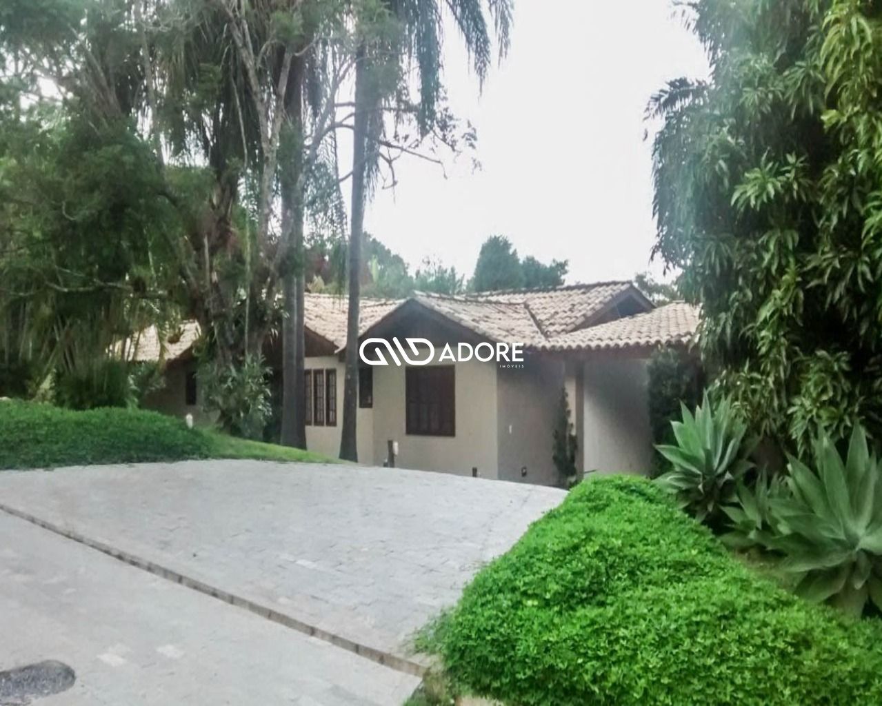 Casa de Condomínio à venda com 4 quartos, 400m² - Foto 2